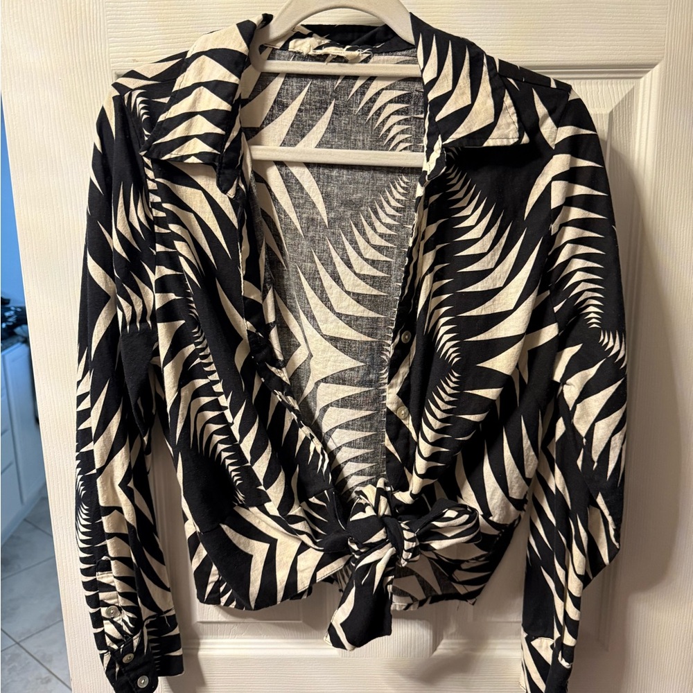 Black and Cream Women's Top